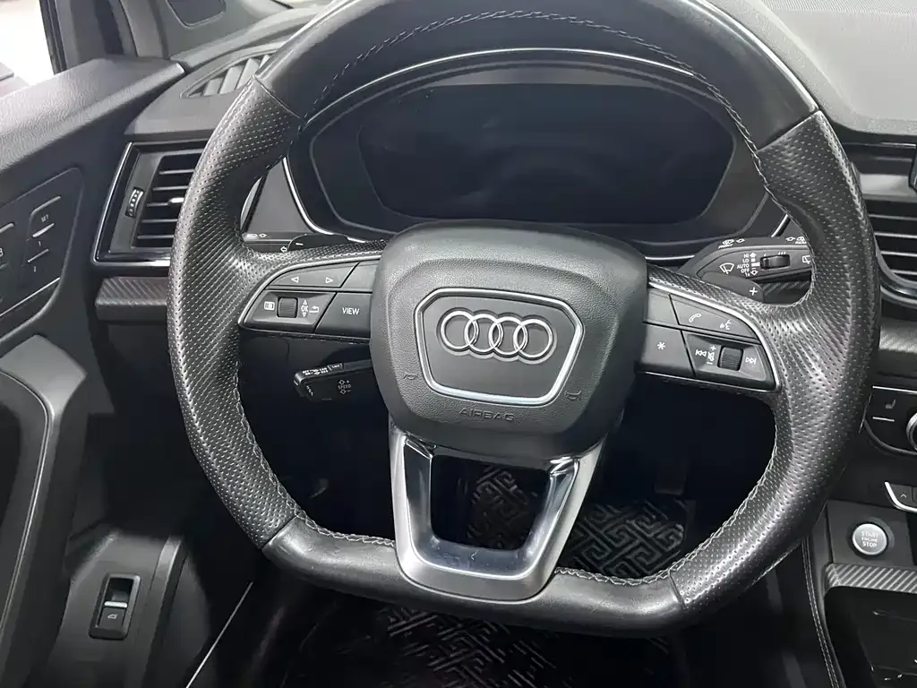 Audi Q5L Sportback — фото 8
