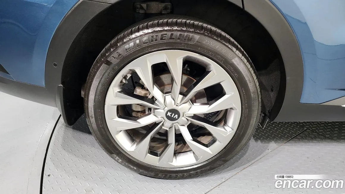 Kia Sorento — фото 7