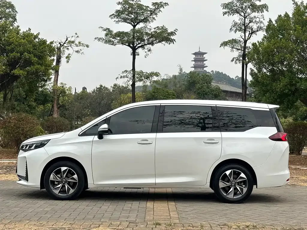 GAC Motor Trumpchi M6 — фото 6