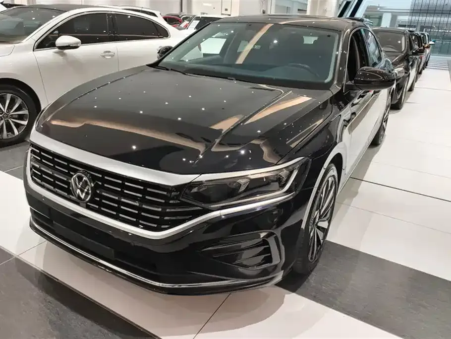 Volkswagen Passat — фото 1