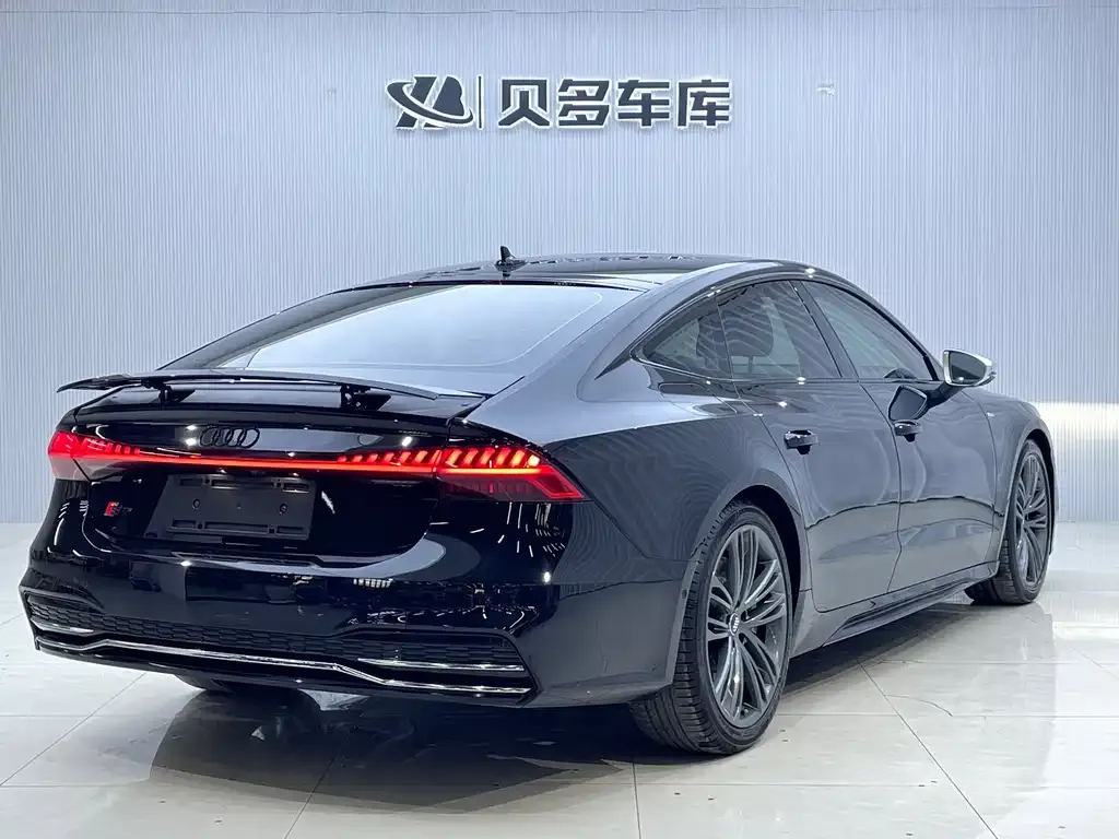 Audi A7 — фото 2