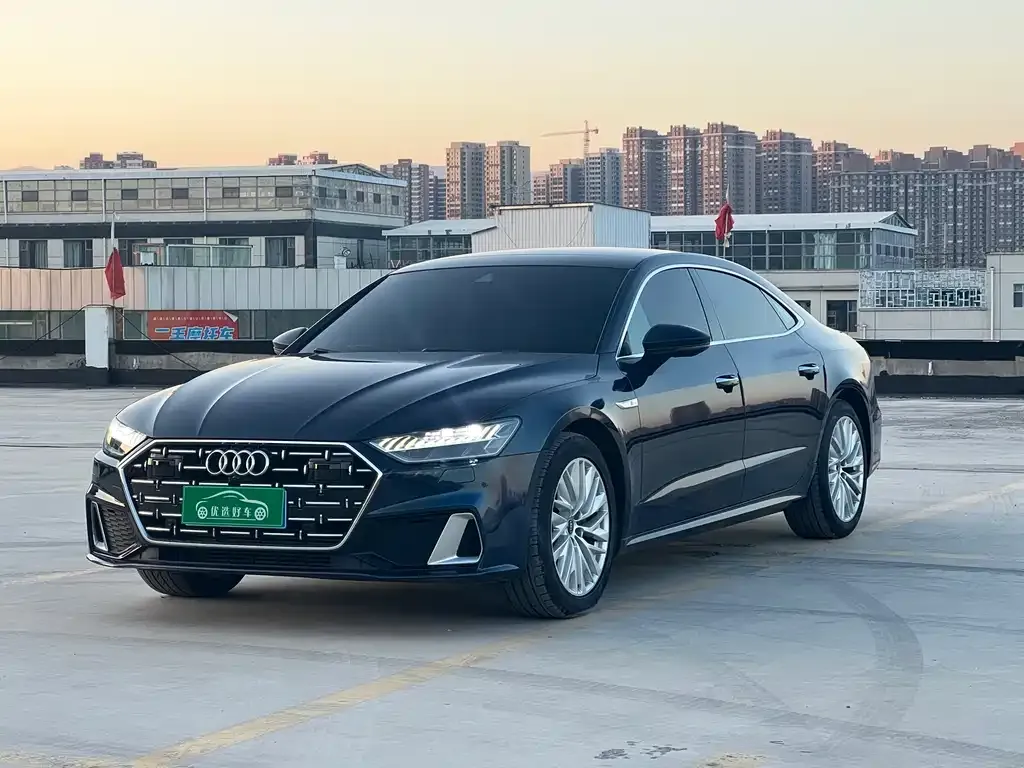 Audi A7L — фото 1