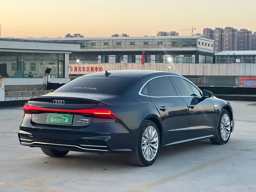 Audi A7L — фото 10