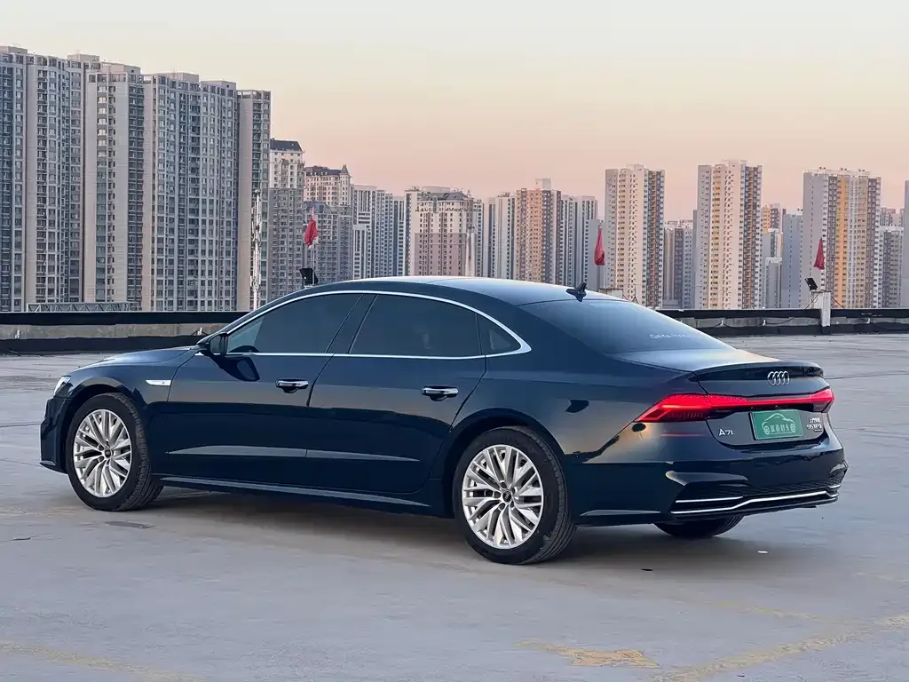 Audi A7L — фото 9