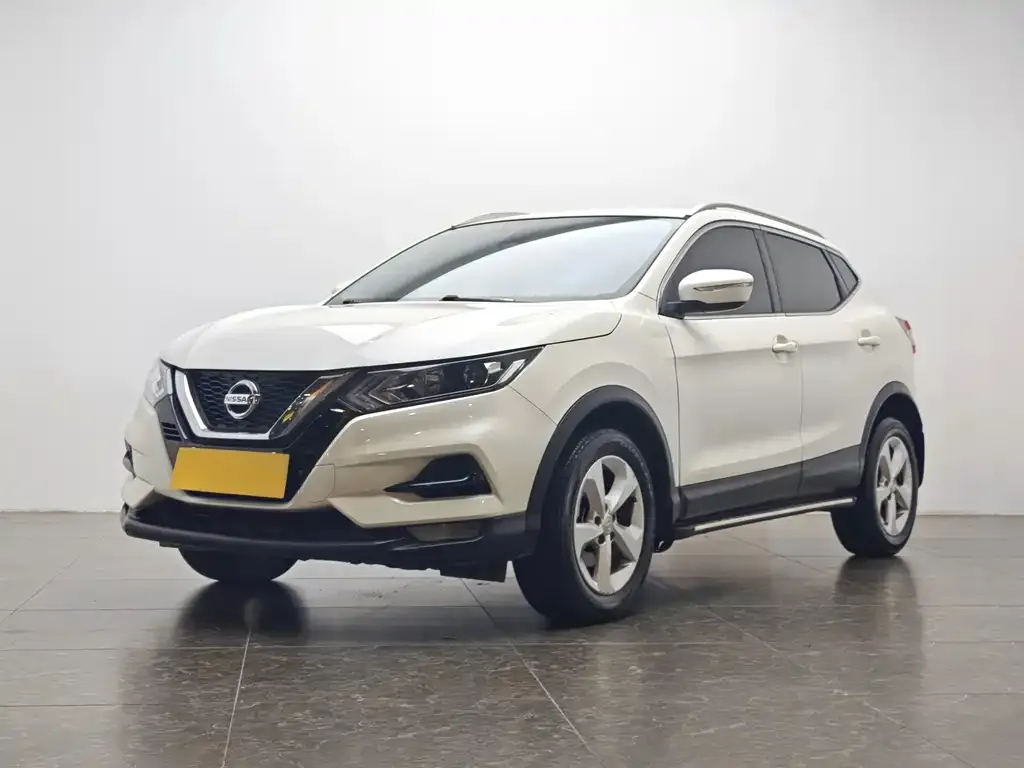 Nissan Qashqai — фото 1