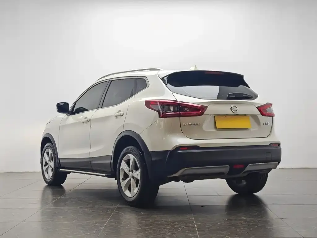 Nissan Qashqai — фото 4