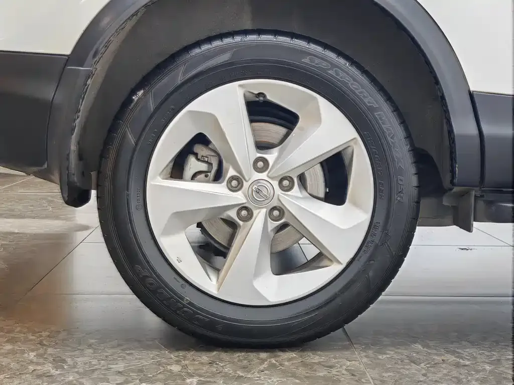 Nissan Qashqai — фото 10