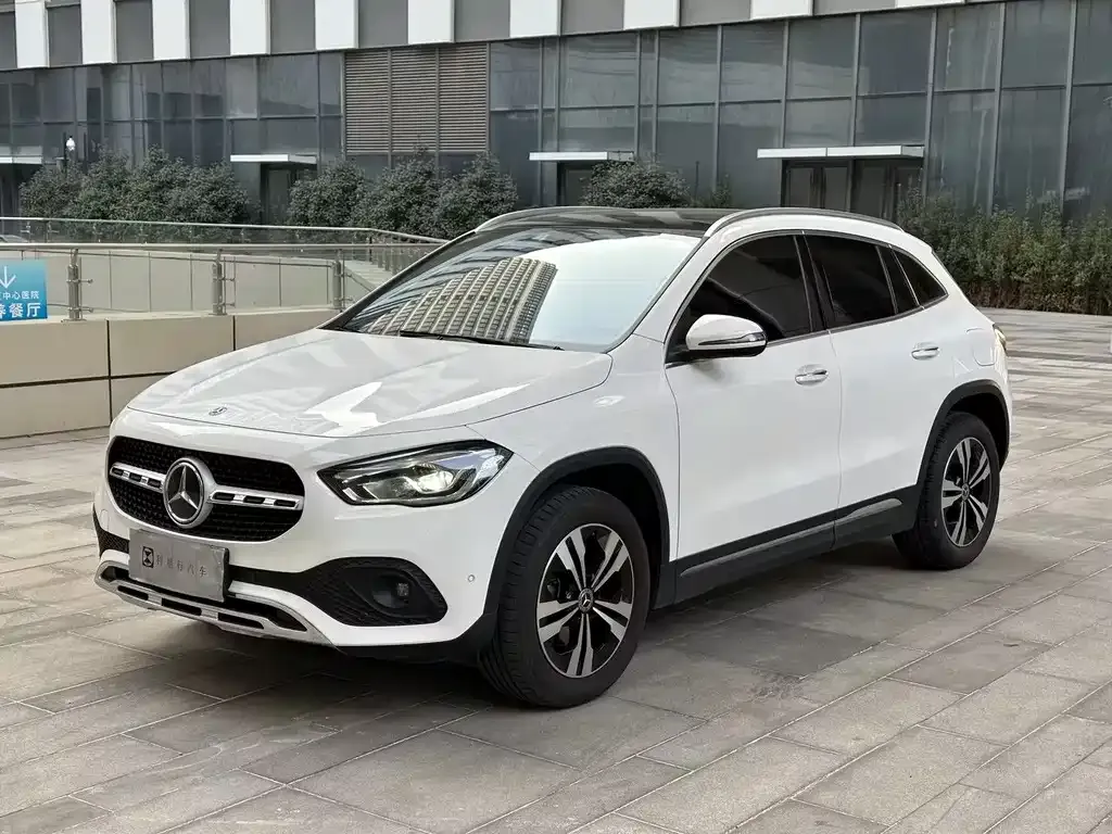 Mercedes-Benz GLA — фото 1