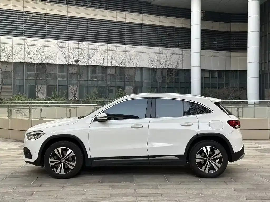 Mercedes-Benz GLA — фото 8
