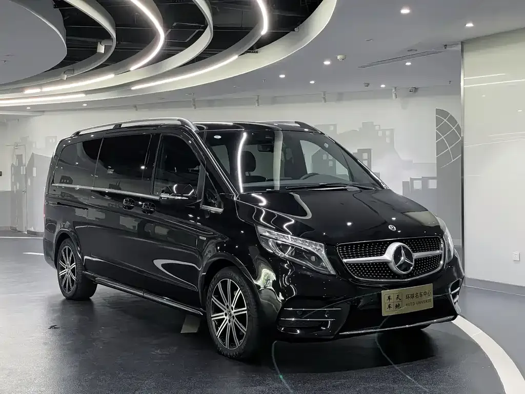 Mercedes-Benz V-Class — фото 10