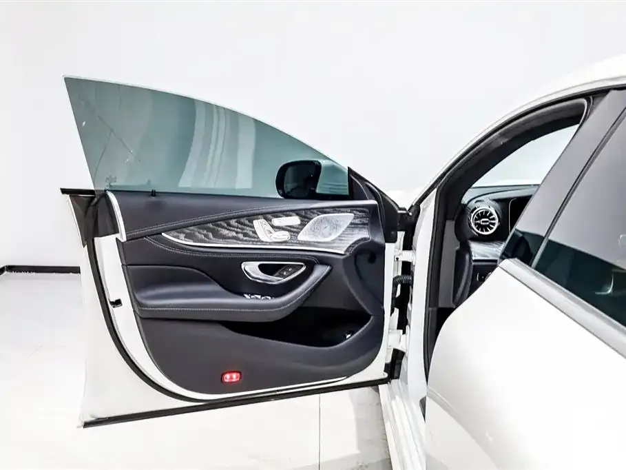 Mercedes-Benz CLS — фото 4