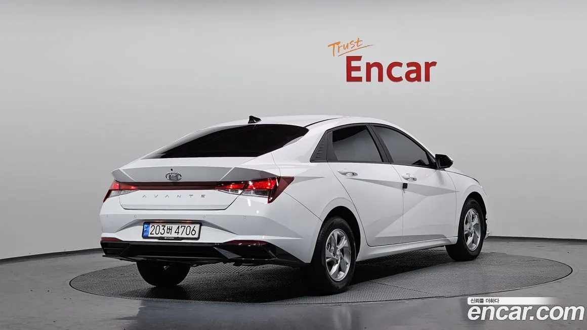 Hyundai AVANTE — фото 2