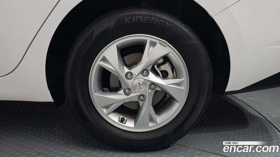 Hyundai AVANTE — фото 6