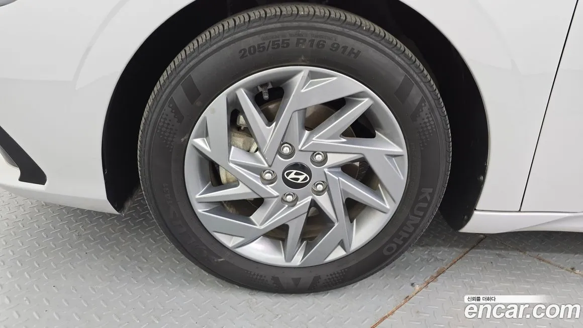 Hyundai AVANTE — фото 4
