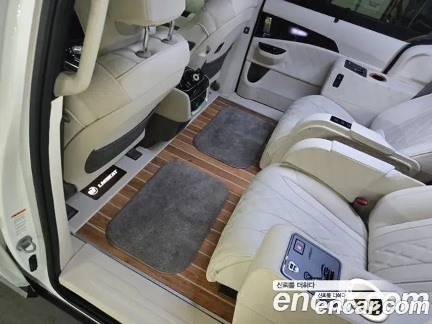 Kia Carnival — фото 10