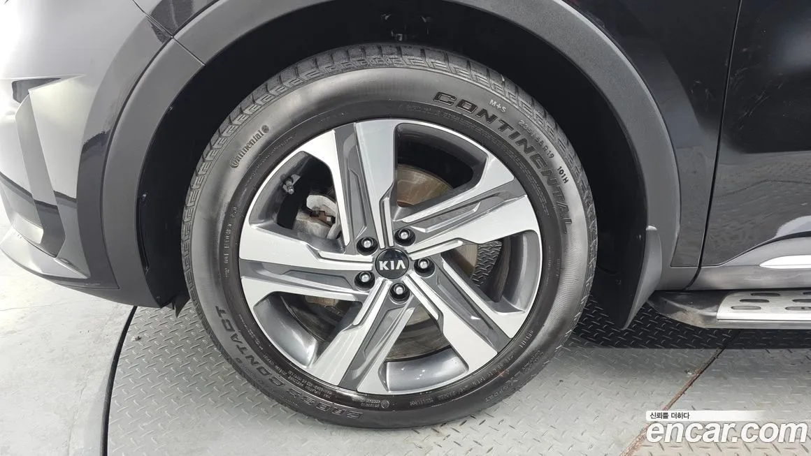 Kia Sorento — фото 9
