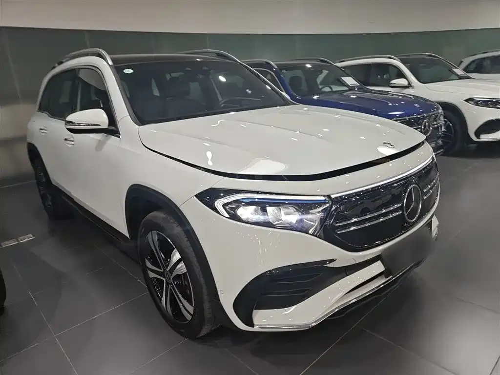 Mercedes-Benz EQB — фото 10
