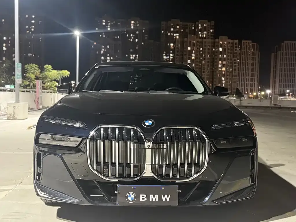 BMW 7 Series — фото 2