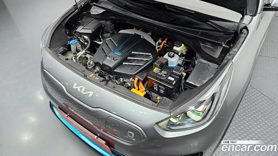 Kia Niro — фото 8