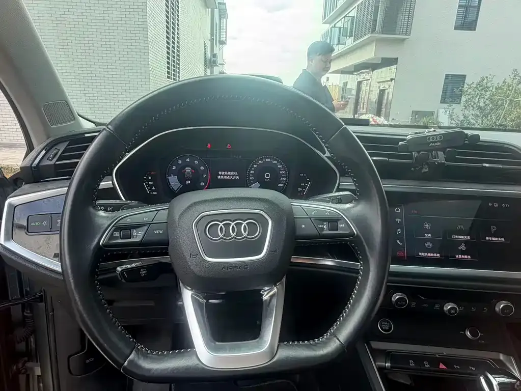 Audi Q3 — фото 5