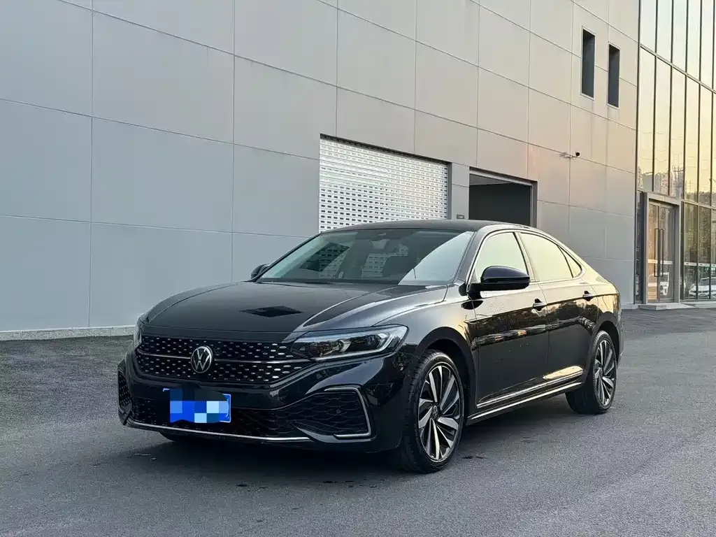 Volkswagen Passat — фото 1