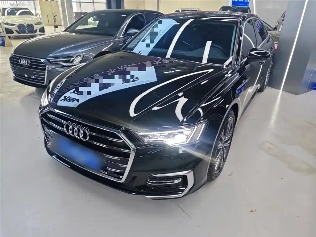 Audi A6L — фото 1
