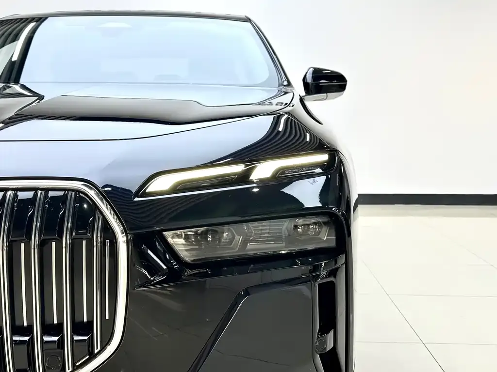BMW 7 Series — фото 4