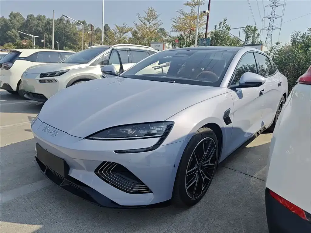 BYD Seal — фото 1