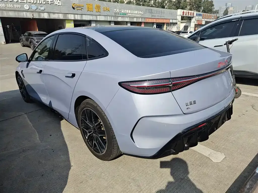 BYD Seal — фото 8