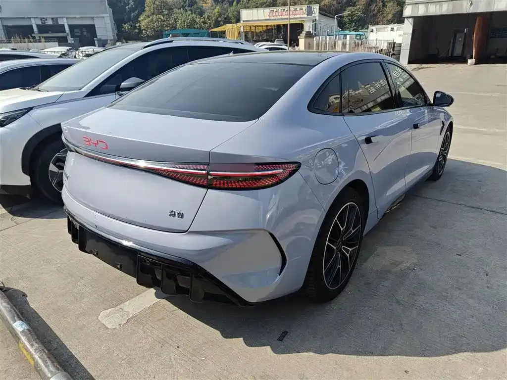 BYD Seal — фото 7