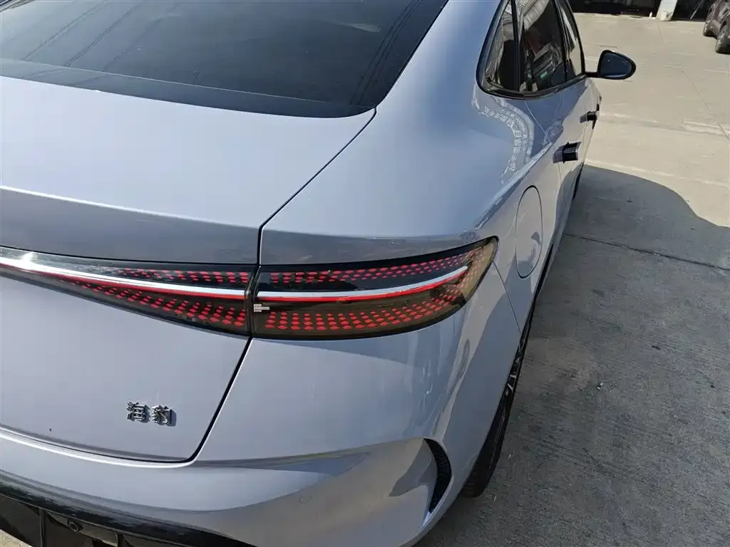 BYD Seal — фото 10