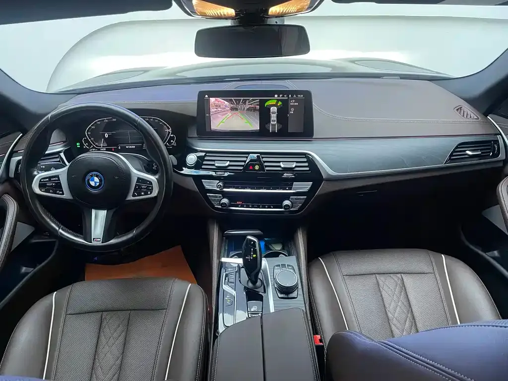 BMW 5 Series New Energy — фото 10