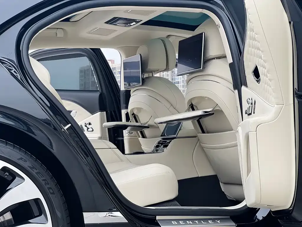 Bentley Flying Spur — фото 8