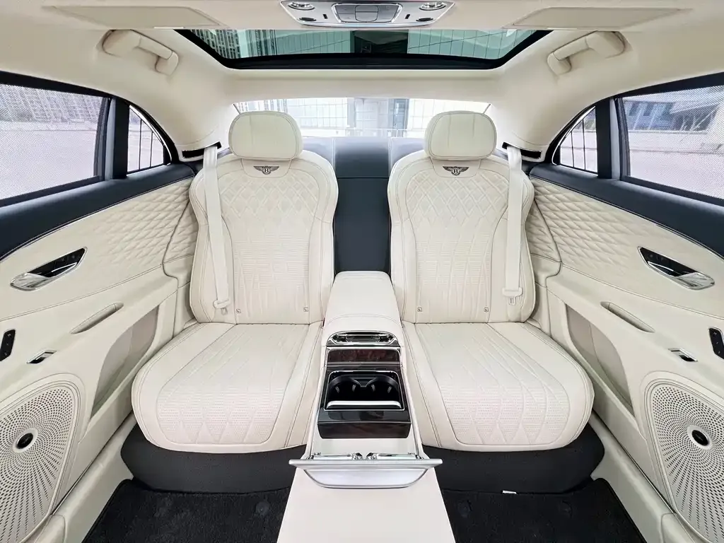 Bentley Flying Spur — фото 7