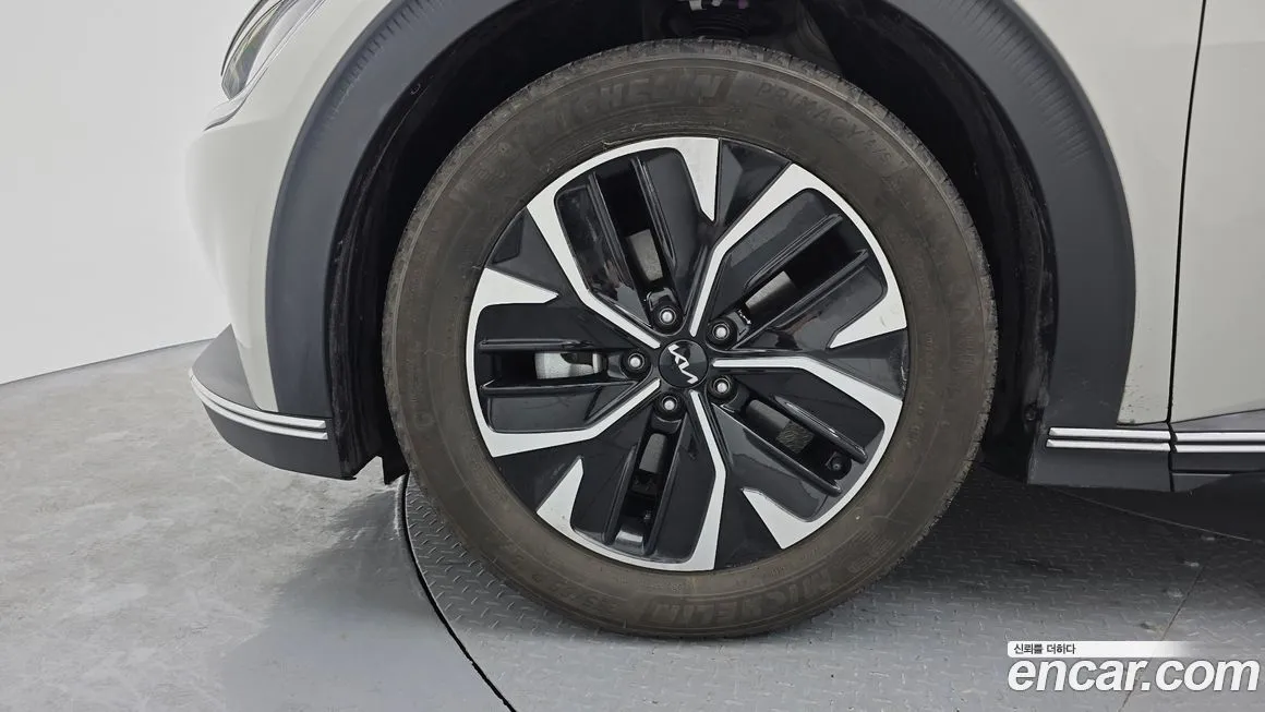 Kia EV6 — фото 9