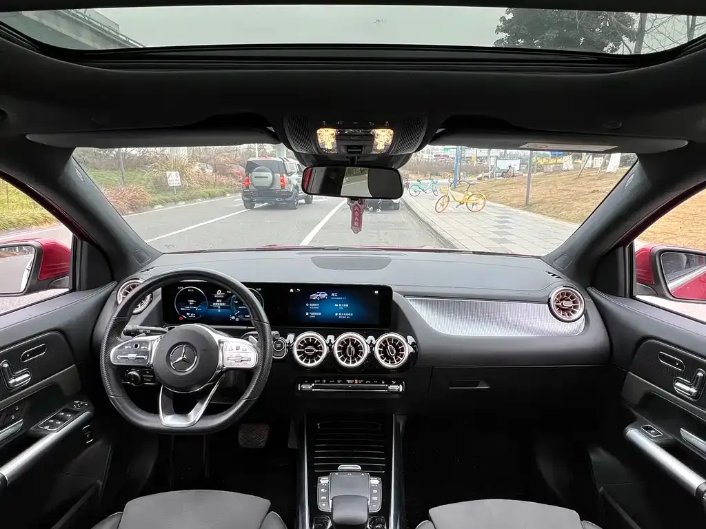 Mercedes-Benz EQA — фото 2