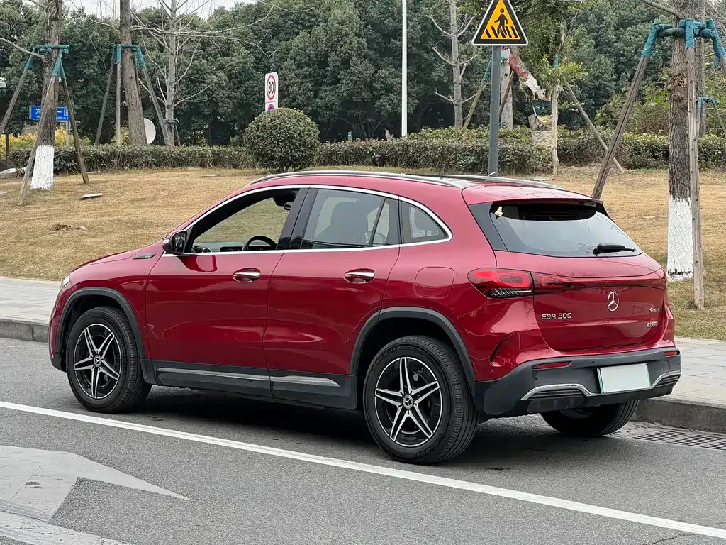 Mercedes-Benz EQA — фото 10