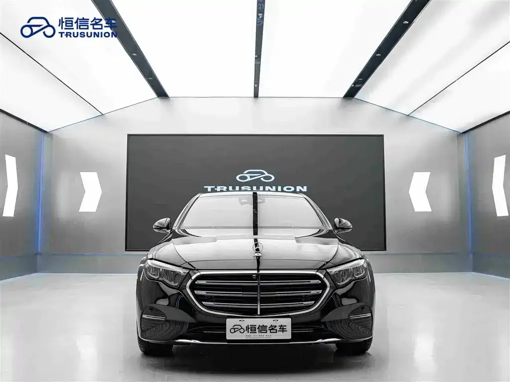 Mercedes-Benz E-Class — фото 5