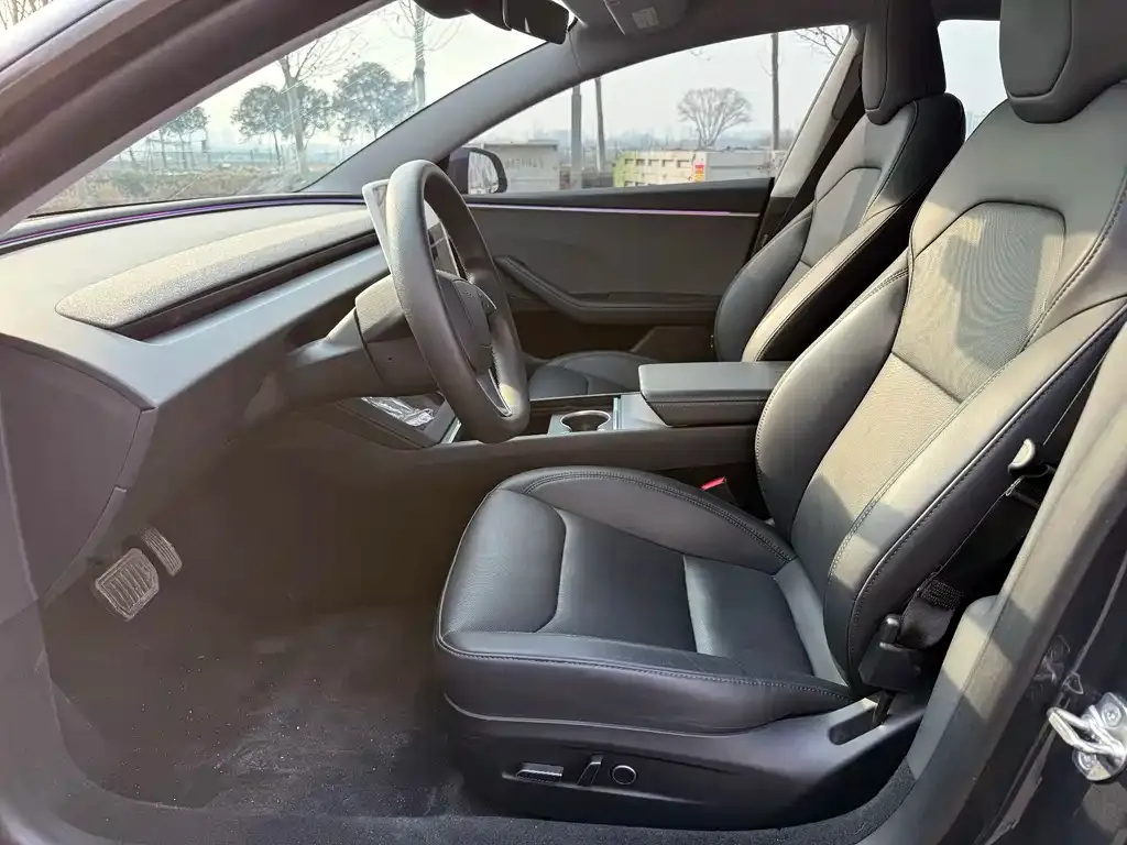 Tesla Model 3 — фото 4