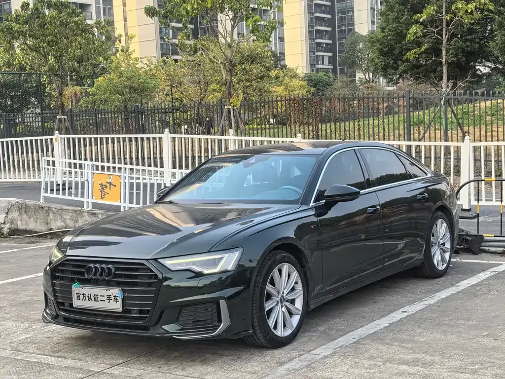 Audi A6L — фото 1