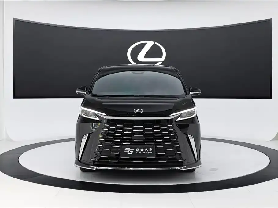 Lexus LM — фото 3