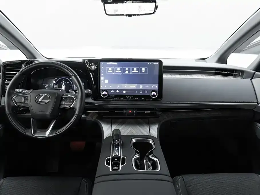 Lexus LM — фото 10