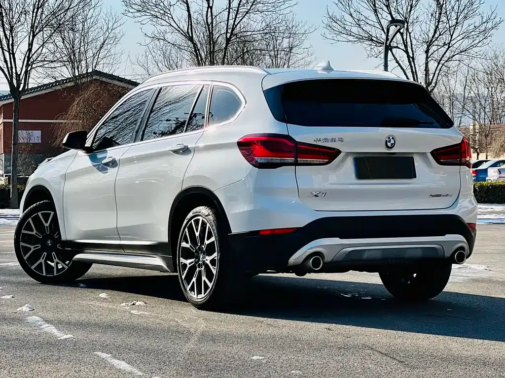 BMW X1 — фото 9