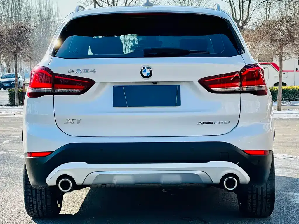 BMW X1 — фото 7