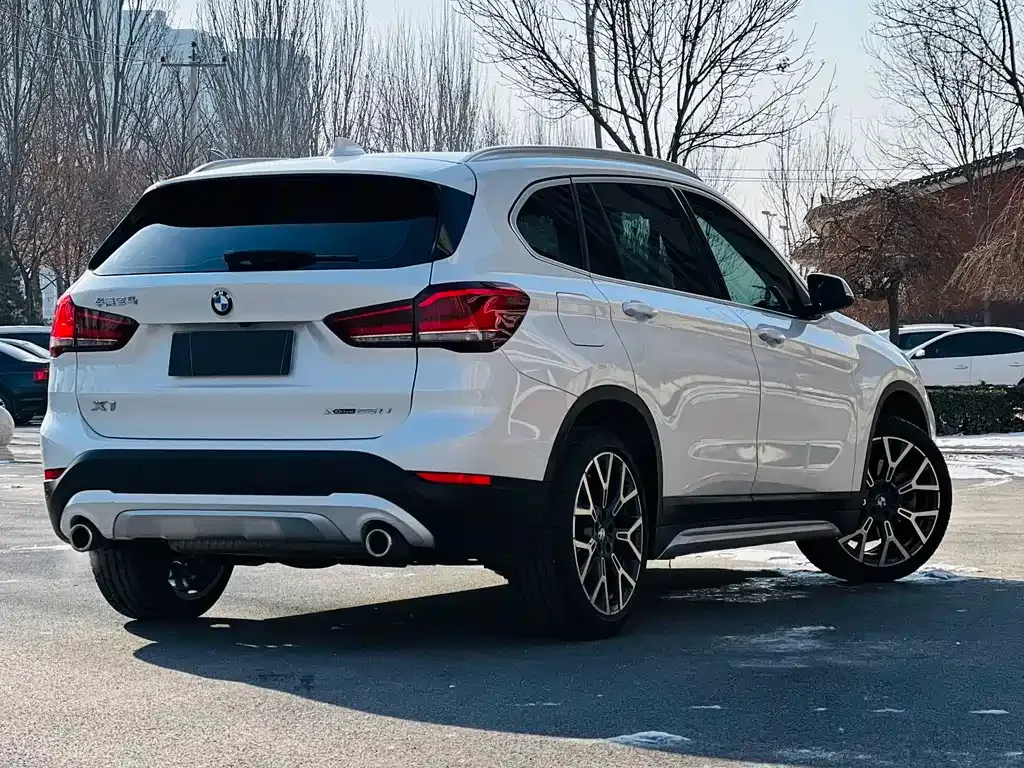 BMW X1 — фото 8
