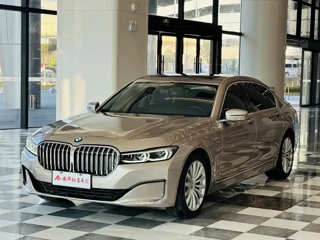 BMW 7 Series — фото 1
