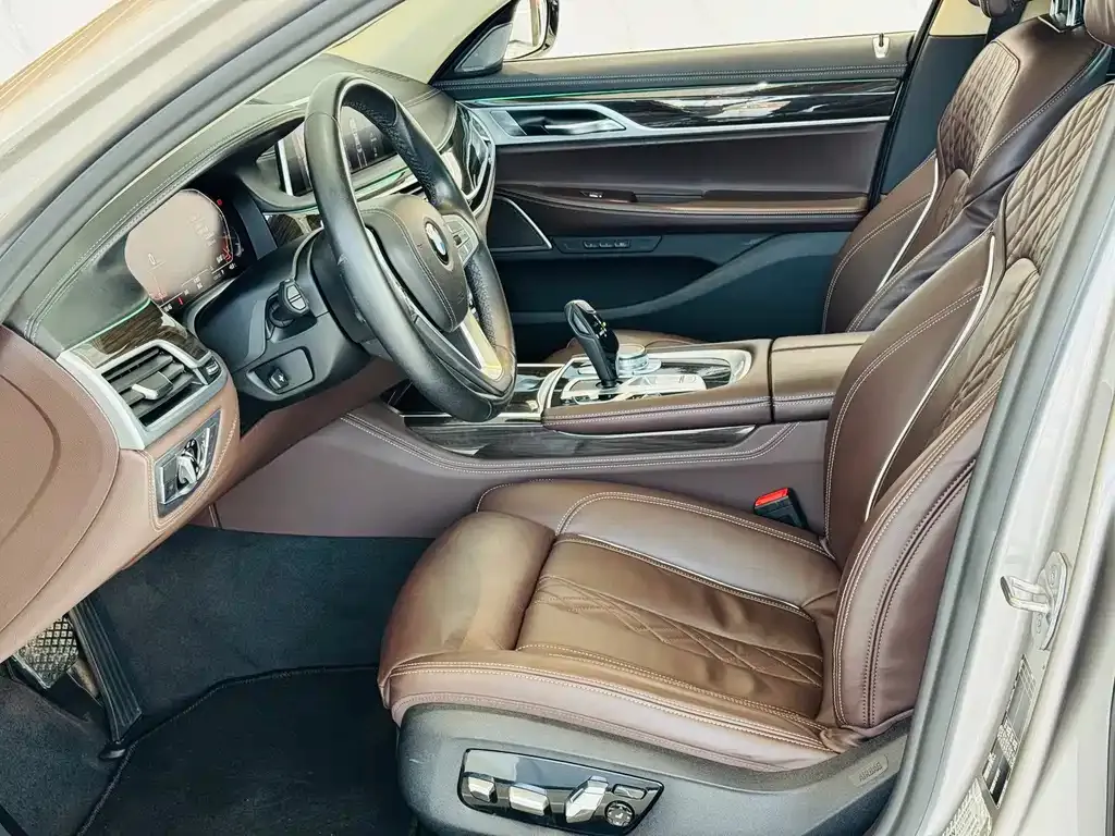 BMW 7 Series — фото 5
