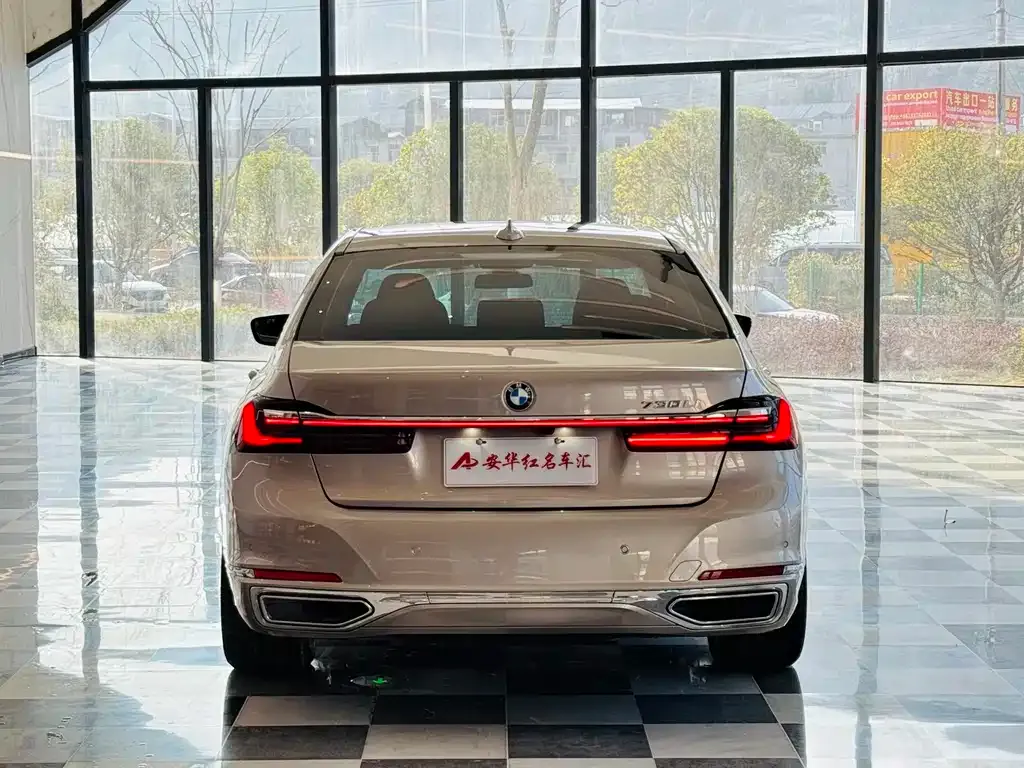 BMW 7 Series — фото 10