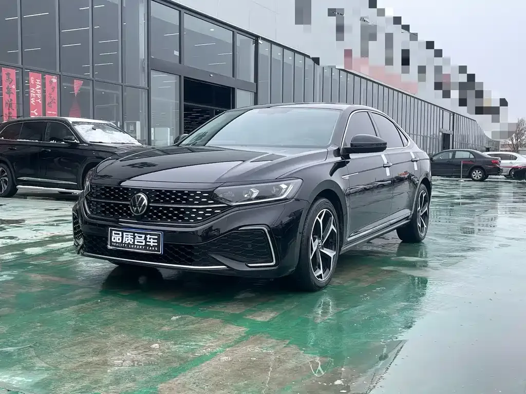 Volkswagen Passat — фото 1