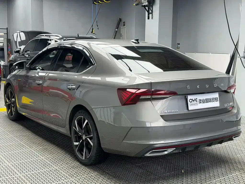 Skoda Octavia — фото 10